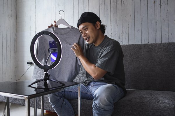 How to Use Micro-Influencers for Brand Growth in UK Niche Markets?